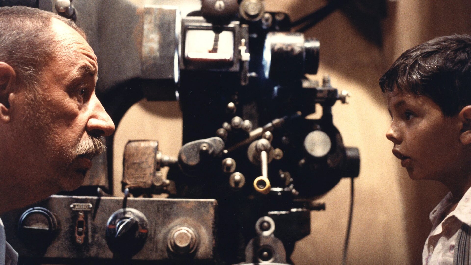 فیلم سینما پارادیزو Cinema Paradiso 1988