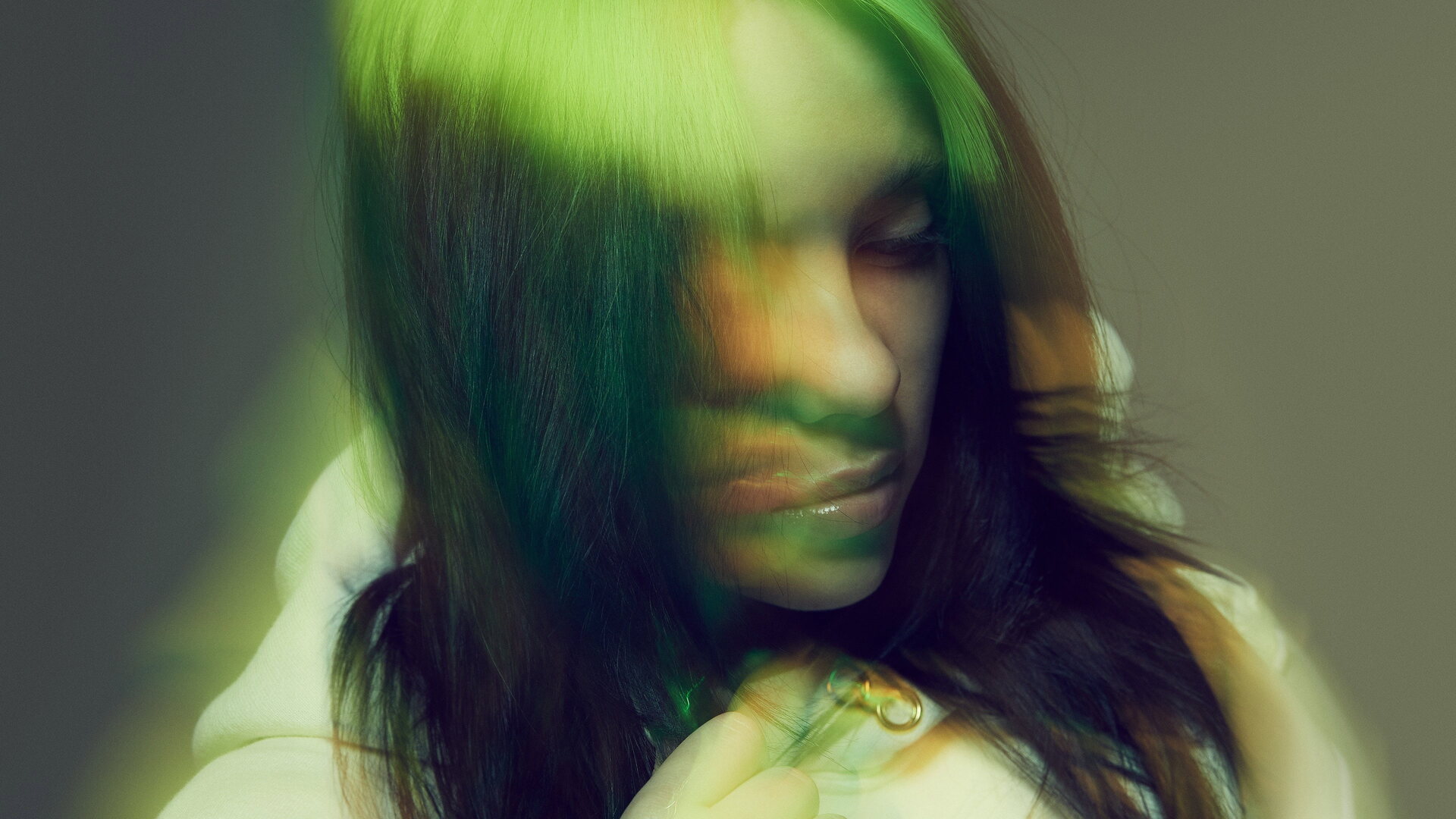 فیلم بیلی آیلیش: دنیا کمی تار است Billie Eilish: The World’s a Little Blurry 2021