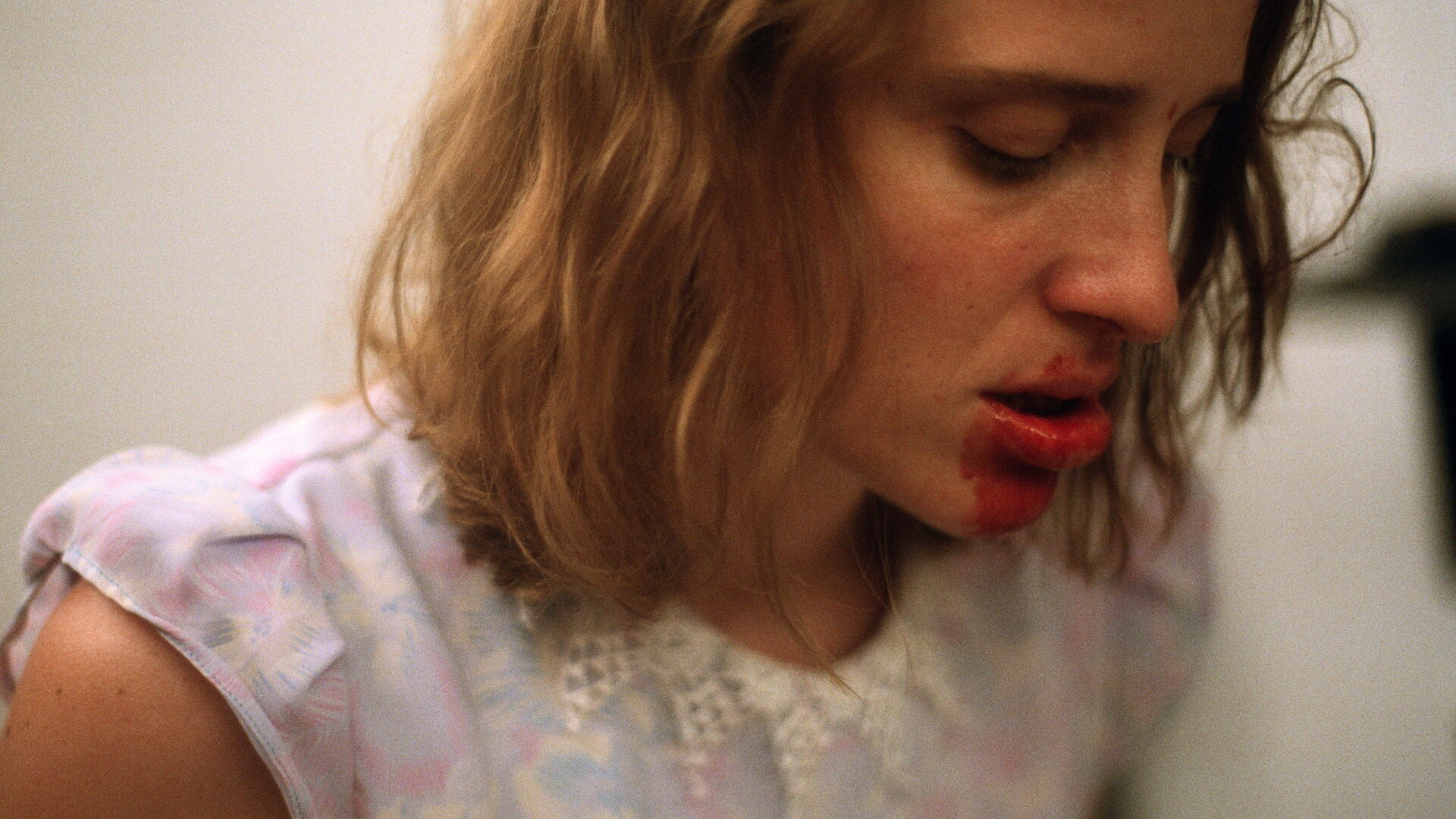 فیلم دندان نیش Dogtooth 2009